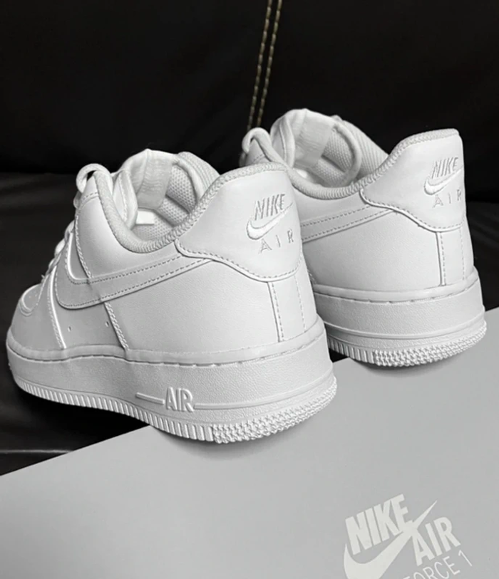 Nike Air Force 1 ‘07 taille 37.5 - photo numéro 4