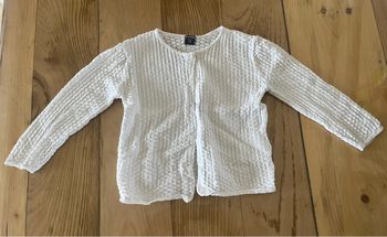 🤍 Gilet blanc – 24 mois – Kiabi