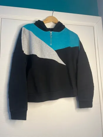 🔹 Sweat à Capuche Color-Block – Gémo 🔹