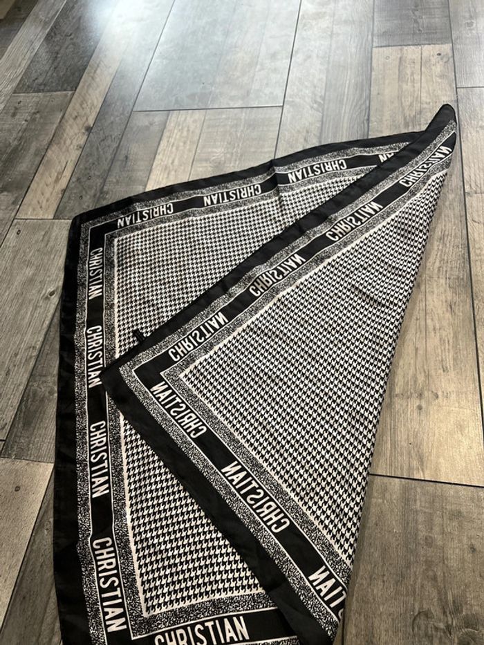 Magnifique foulard - photo numéro 6