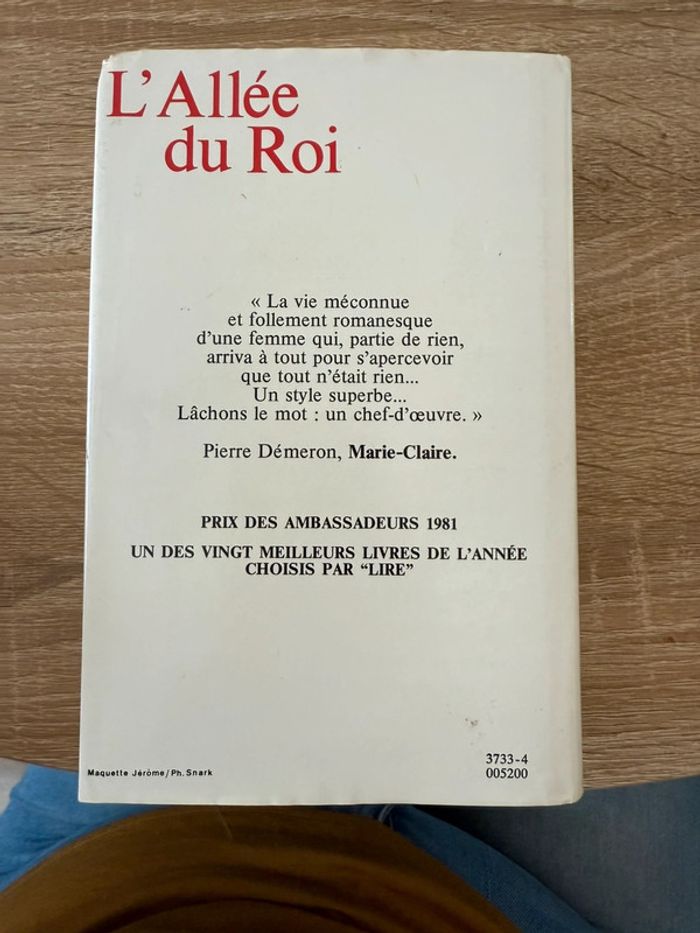 Livre : L’allée du roi - photo numéro 2