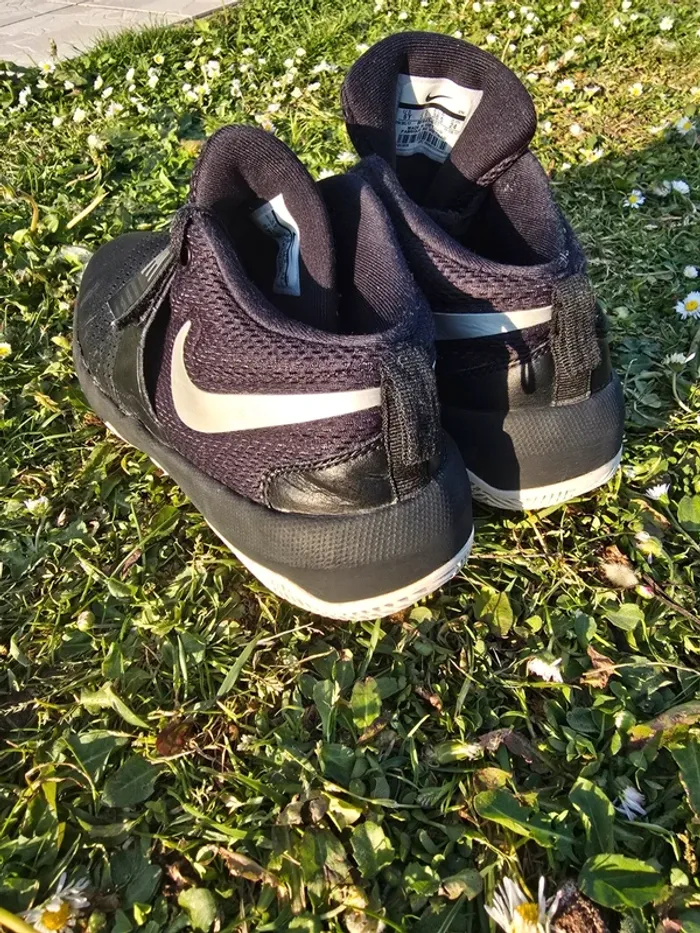 Basket Nike taille 38.5 - photo numéro 3