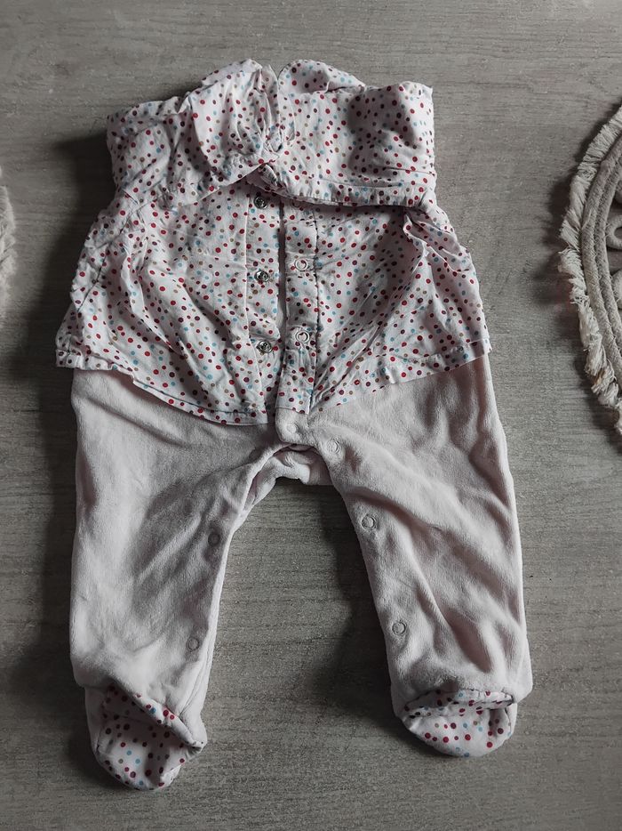 Pyjama 1  mois - photo numéro 2