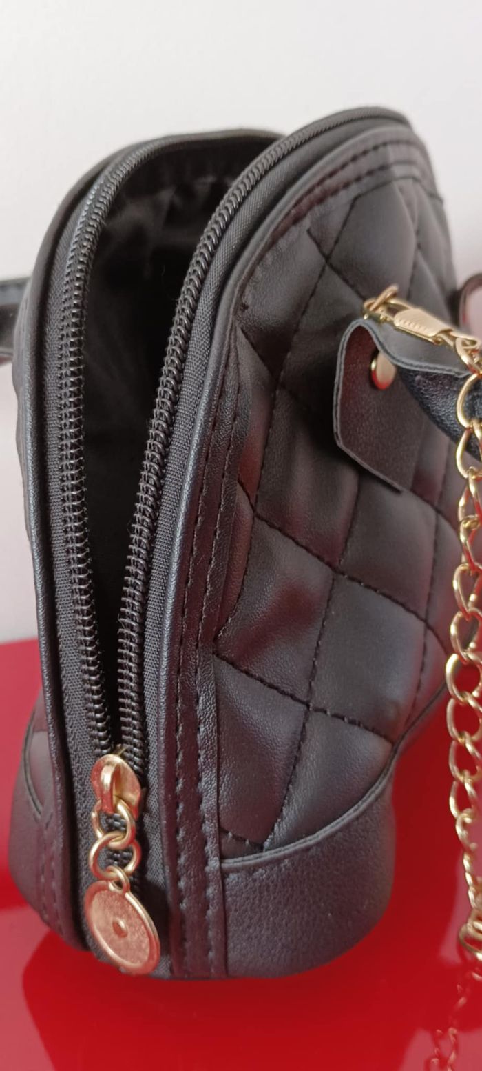 Petit sac à main noir avec bandoulière dorée - photo numéro 6