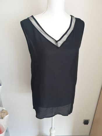 Top léger noir décolleté V taille M