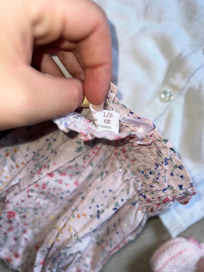 Ensemble 1 mois bébé fille bloomer Zara liberty fleurs gilet chaussons Bodie - photo numéro 2