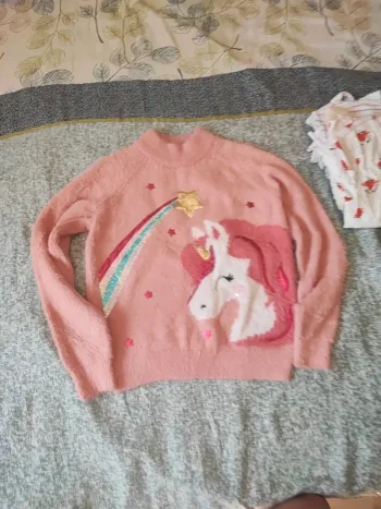 Pull tout doux licorne taille 10 ans