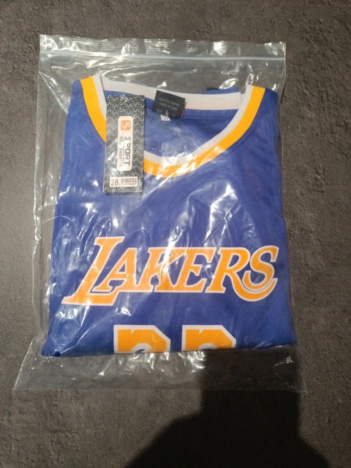 Tenue NBA Los Angeles Lakers LeBron James violet. T.28 - photo numéro 5