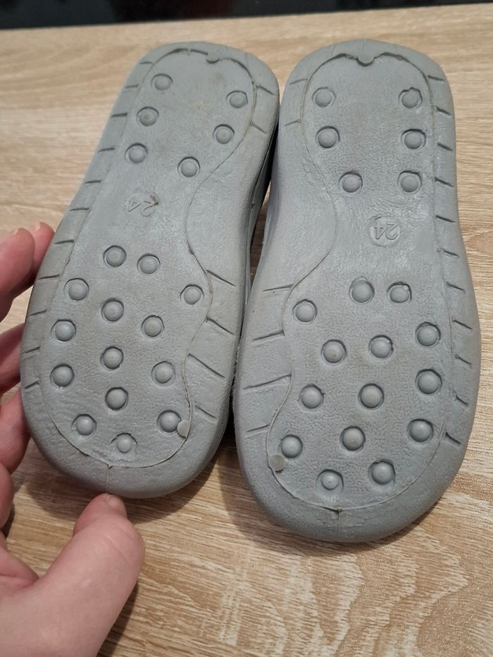 Chaussons taille 24 - photo numéro 3