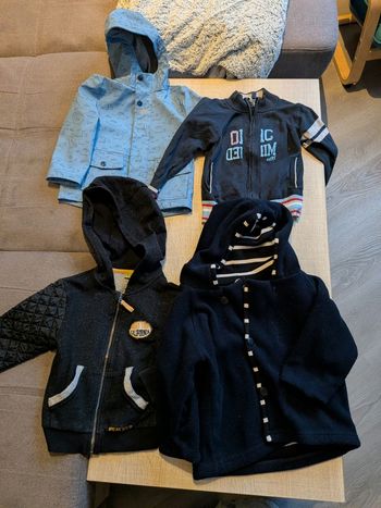 Lot gilets 4 ans 