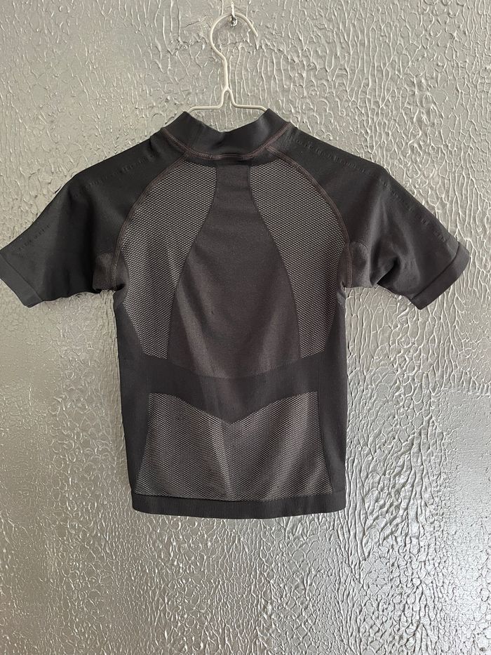 Sous T-shirt sport 8 ans - photo numéro 2