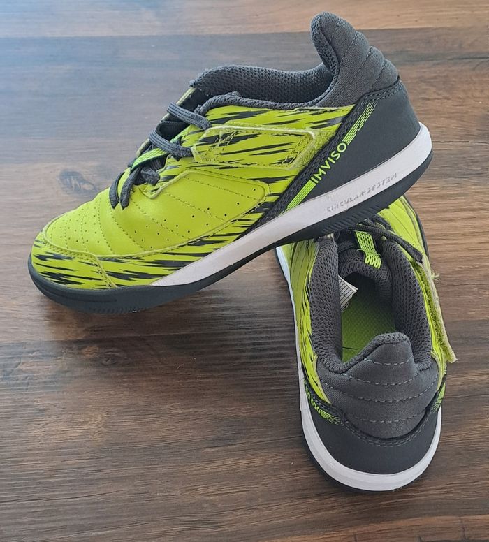 Chaussures de futsal enfants vertes et noires Eskudo 500 Kipsta taille 33 - photo numéro 7