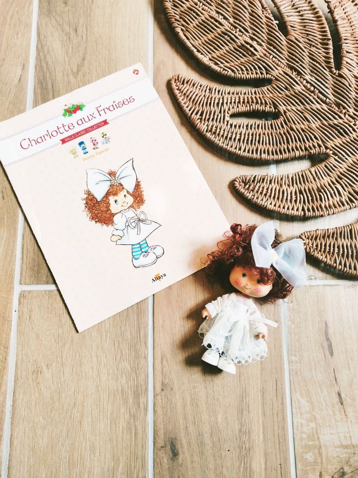 🍓Poupée Charlotte aux fraises n°34 Petite fiancée avec son livret fascicule collection Altaya