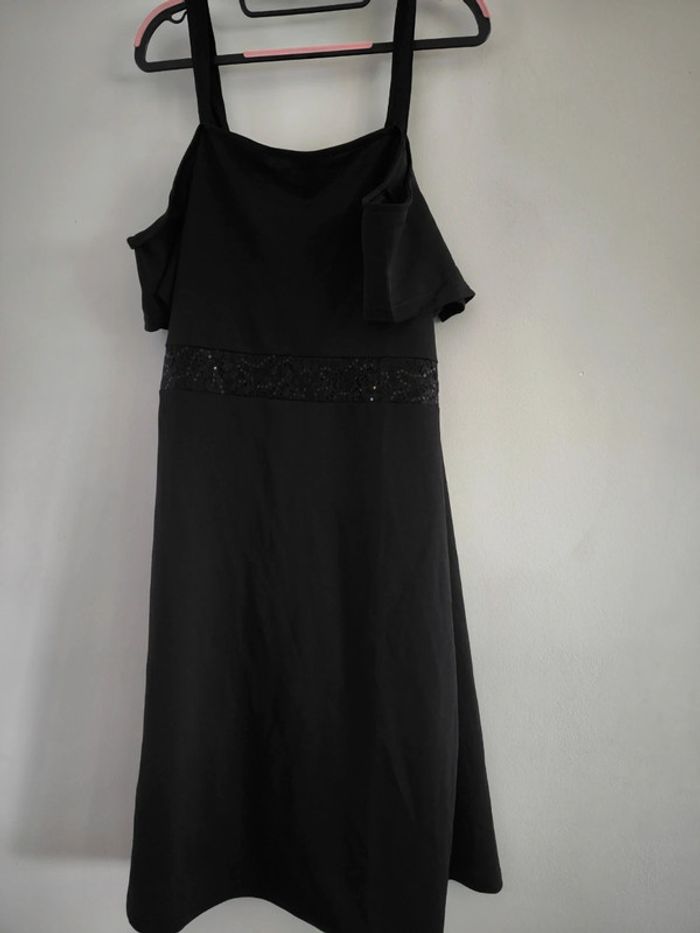 Robe avec cape Avon taille 52 54neuve - photo numéro 2