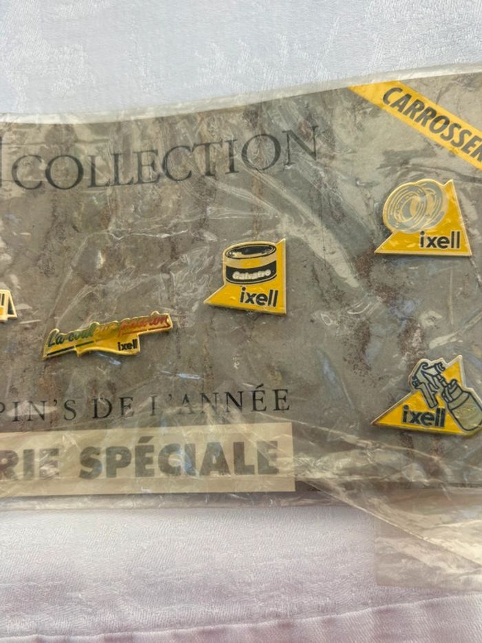 Pin’s de la marque Ixell - Objet Publicitaire Collector - photo numéro 3