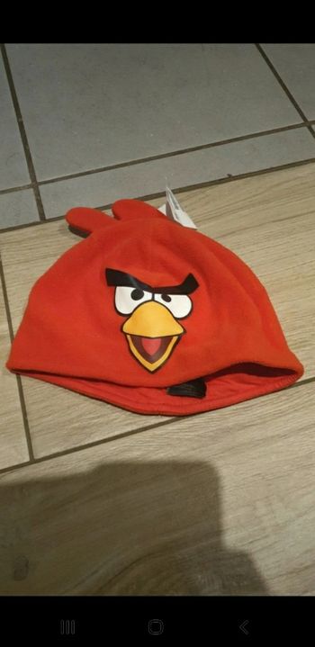 Bonnet enfants angry birds neuf étiquette 3/4 ans