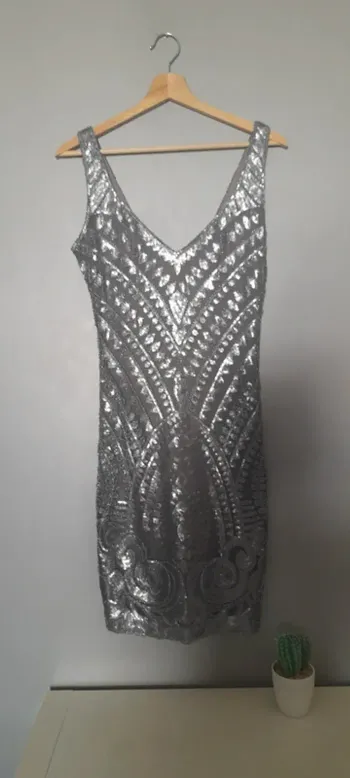 Robe chic en sequins