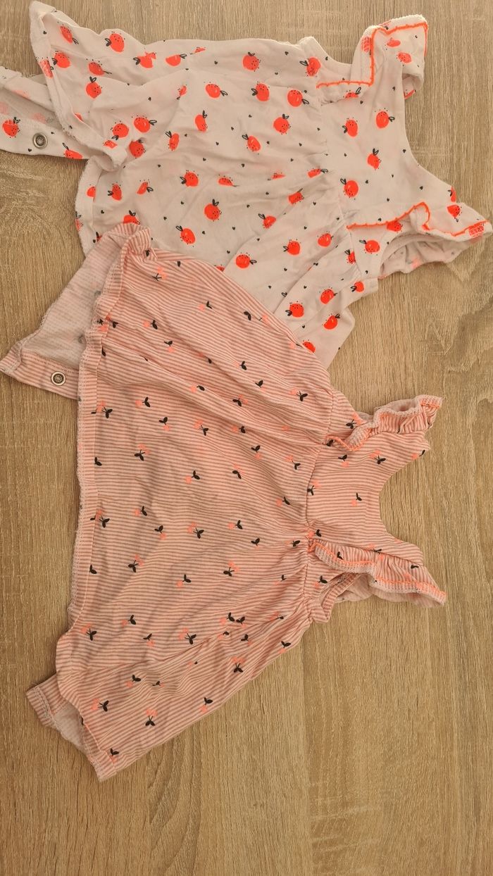 Lot 2 robes bébé