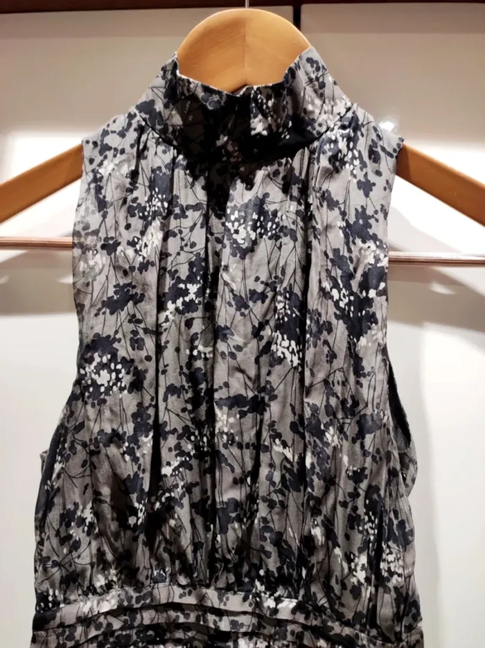 Robe longue fleurie en soie - très bon état - photo numéro 2