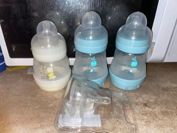 Biberons MAM + tétines