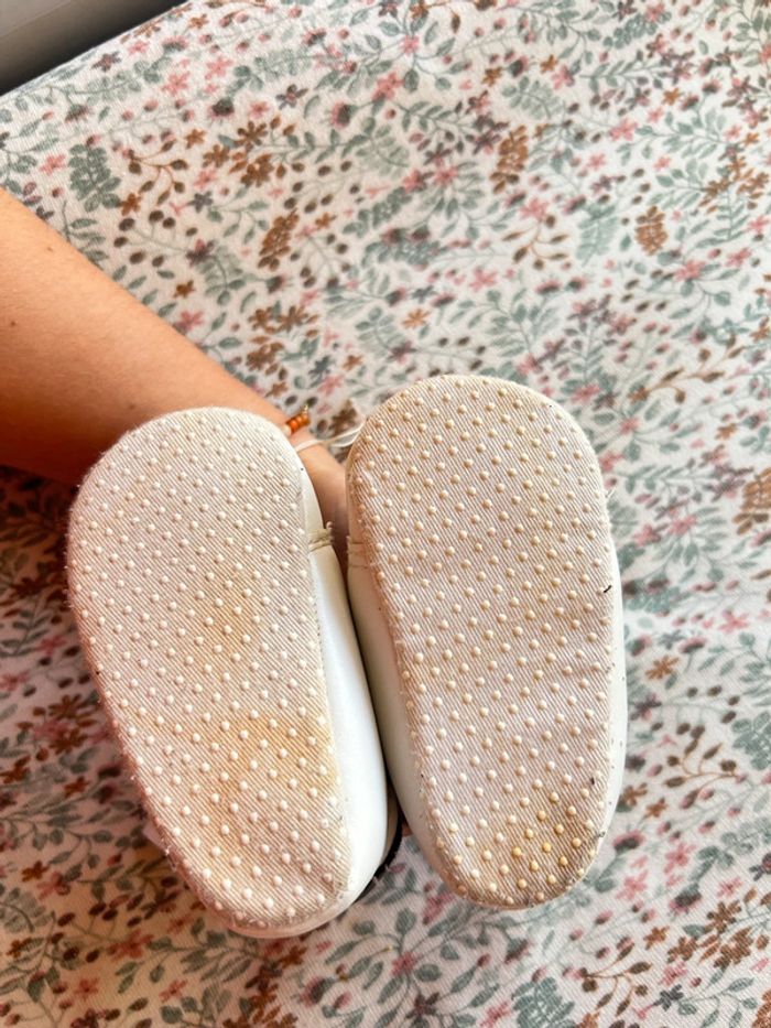 Chausson bébé taille 20 - photo numéro 2