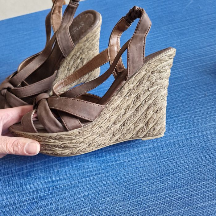 T39 Sandales à talon - photo numéro 3