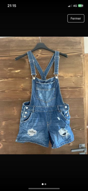 Salopette short en jean effet déchiré