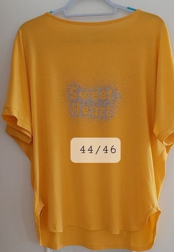Tee-shirt long 44/46 jaune orangé.