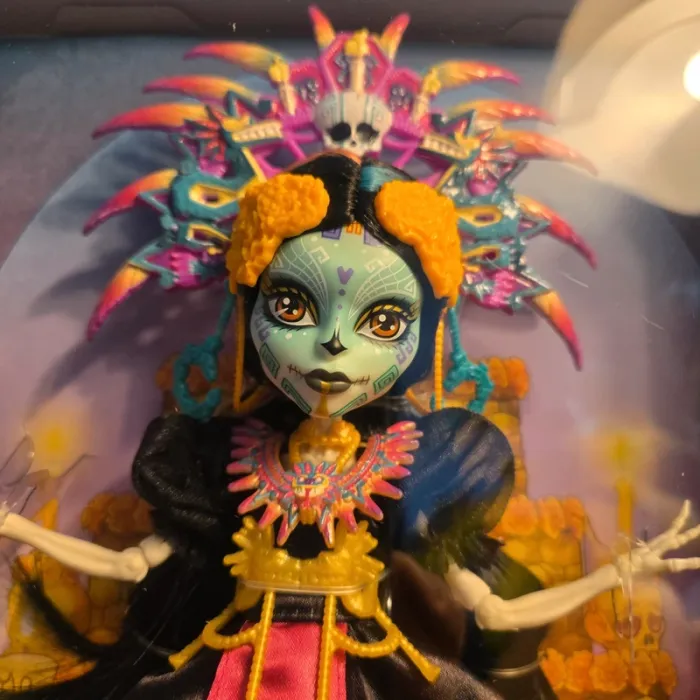 Skullector Monster High le jour des morts et Emily noce funèbre - photo numéro 5