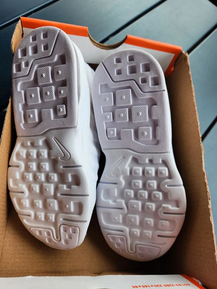 Nike air max invigor garçon Taille 27,5 neuves - photo numéro 8