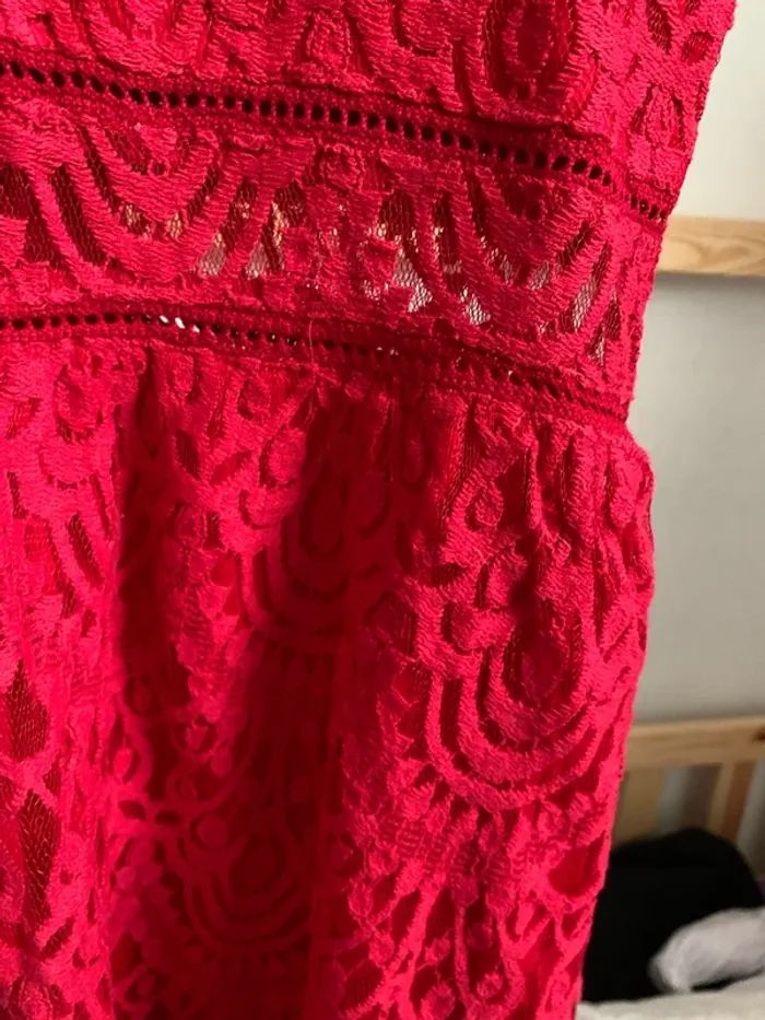 Robe rouge dentelle - photo numéro 3