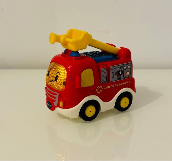 Vtech Tut Tut Bolides véhicule surprise Mahé le camion de pompiers super maxi circuit garage animo copains rare gare train pompier voiture avion moto train gare coffret trio city aventures lot SOP77 - photo numéro 2