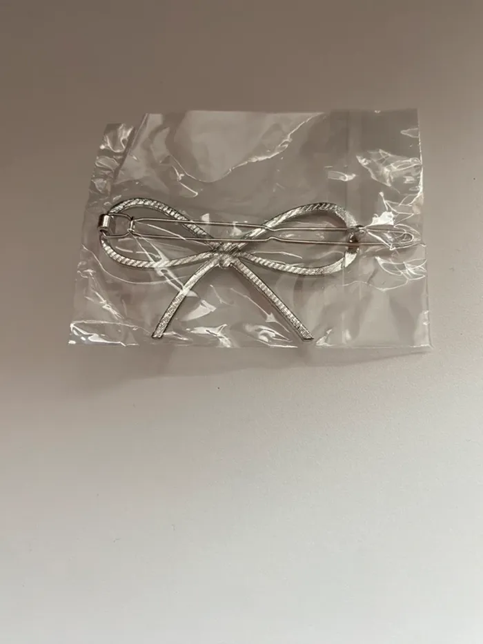 Barrette argentée noeud