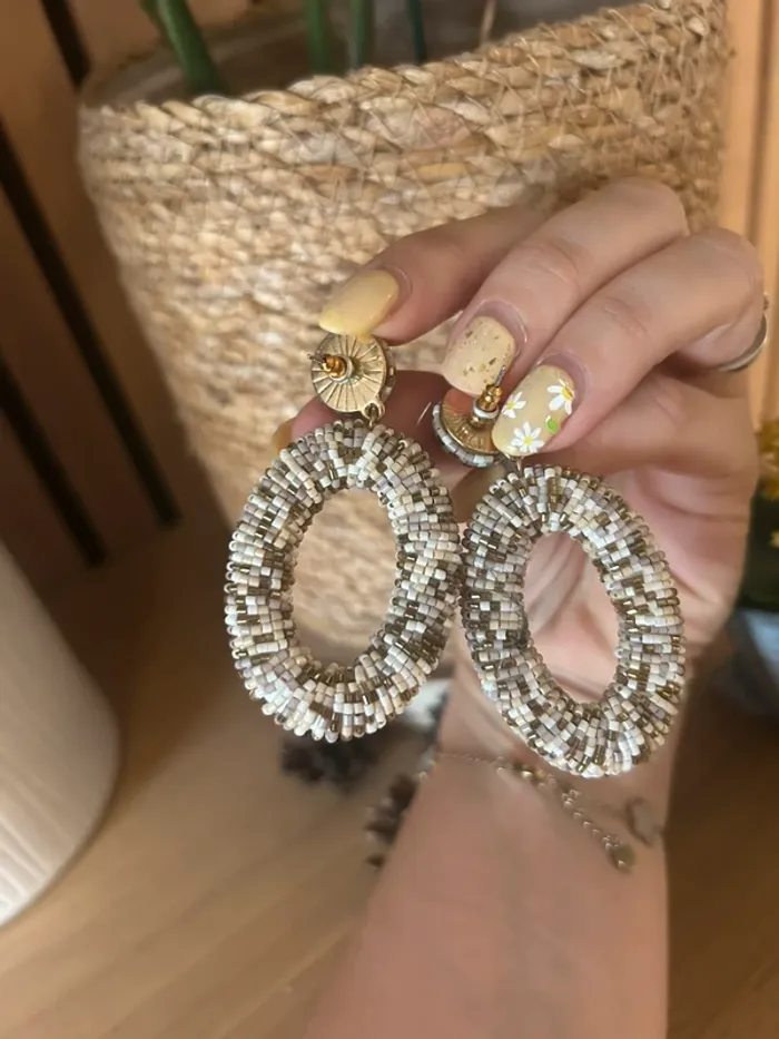 Boucles d’oreilles en perles beige - photo numéro 2