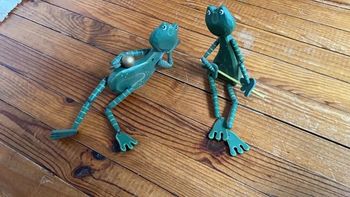 Lot de 2 grenouilles en bois à poser