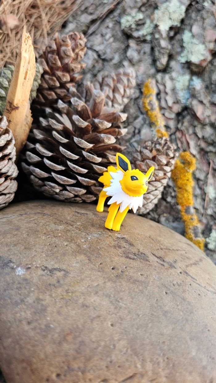 Super figurine Pokemon Nintendo tomy voltali - photo numéro 2