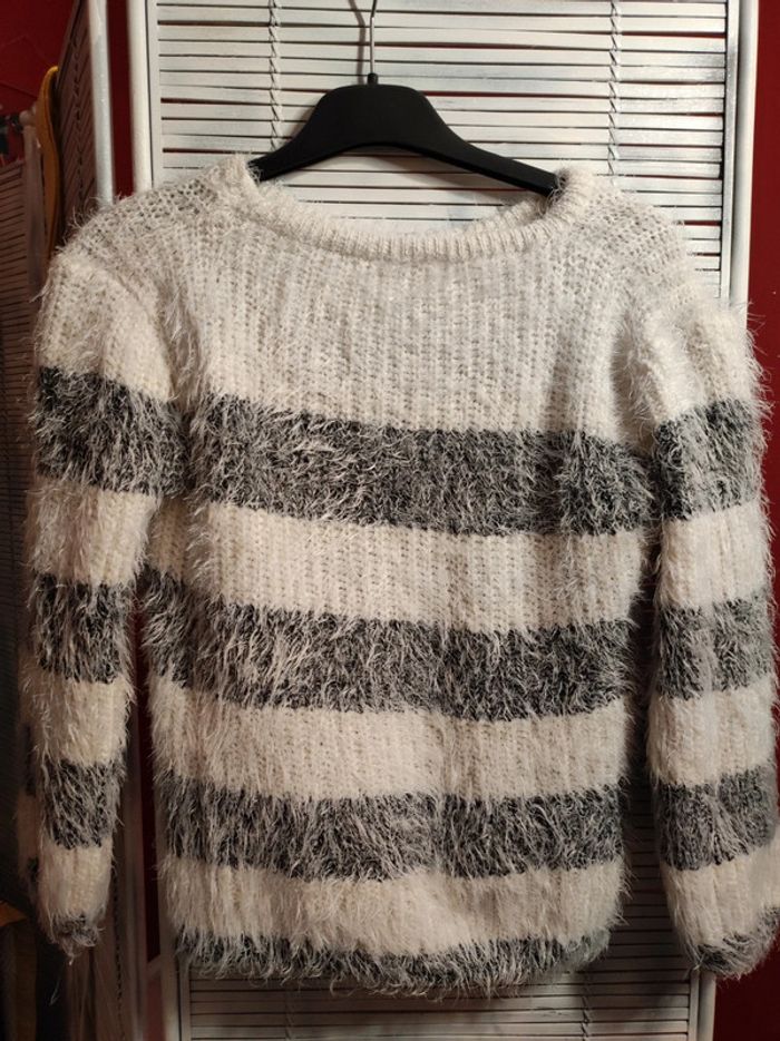 Pull blanc et gris - photo numéro 2