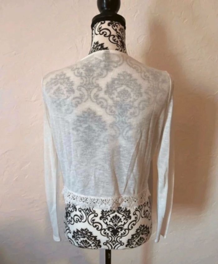 Très beau top court blanc cassé 🥰 taille 34 H&M - photo numéro 3