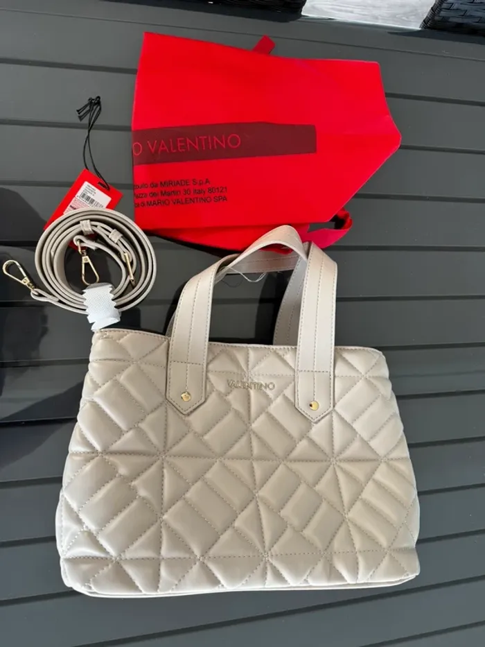 Sac à main vegasus écru Valentino