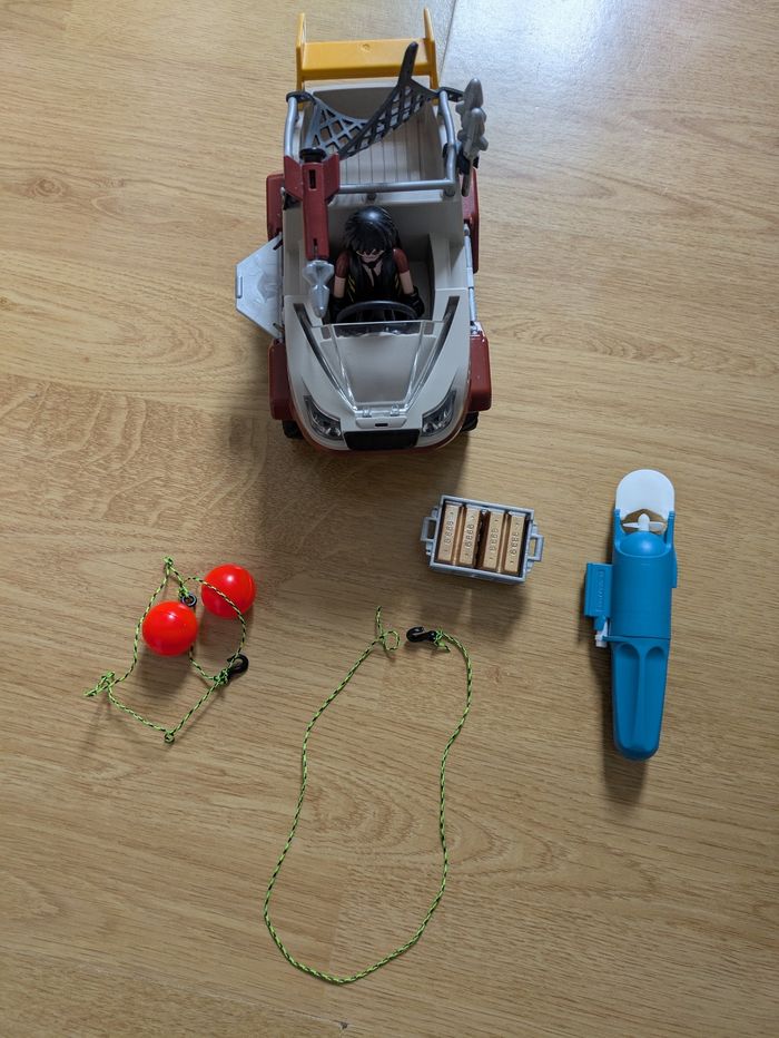 Playmobil le bandit et son véhicule amphibie - photo numéro 2