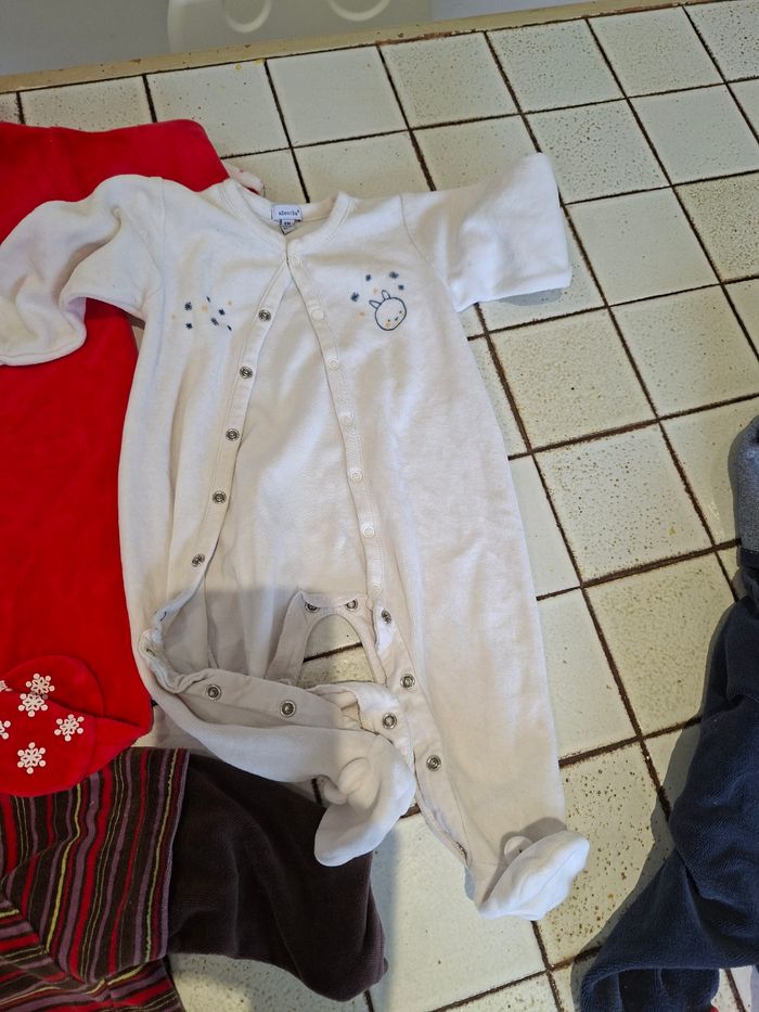 Pyjamas 6 mois lot de 5 + 1 haut - photo numéro 3