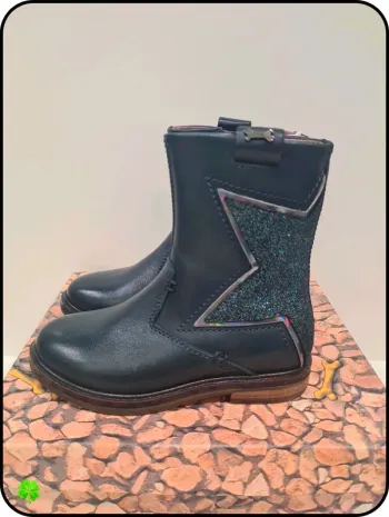 Chaussures Stones and Bones 24