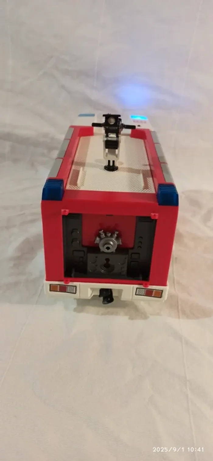 Camion de pompiers lumineux playmobil - photo numéro 9