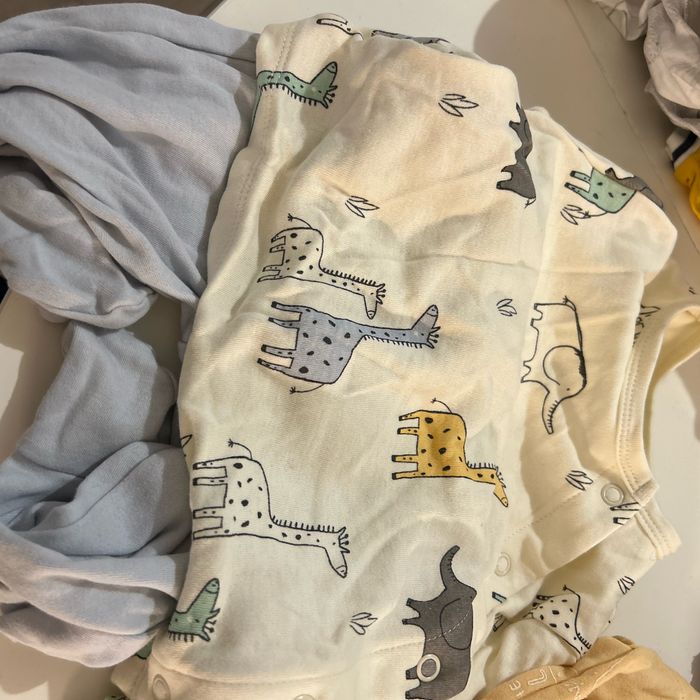 Lot pyjamas - photo numéro 3