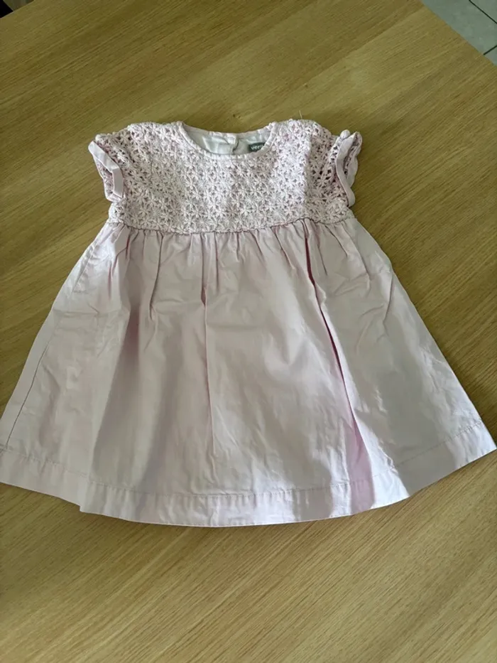 Robe rose