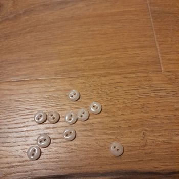 Lot de 9 boutons blanc vintage