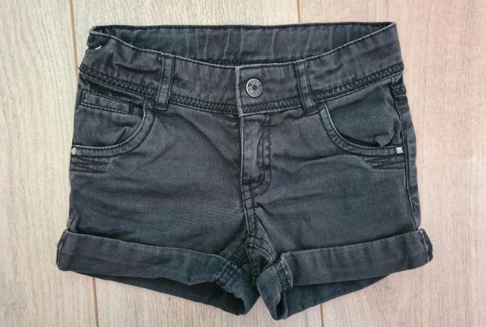 Short 4 ans