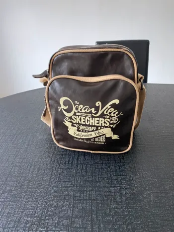 Sac bandoulière vintage Skechers – Look rétro californien 90s