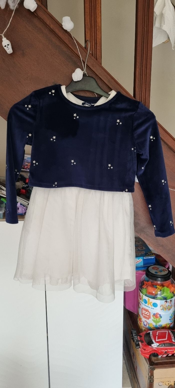 Robe blanche paillettes et haut velours bleu
