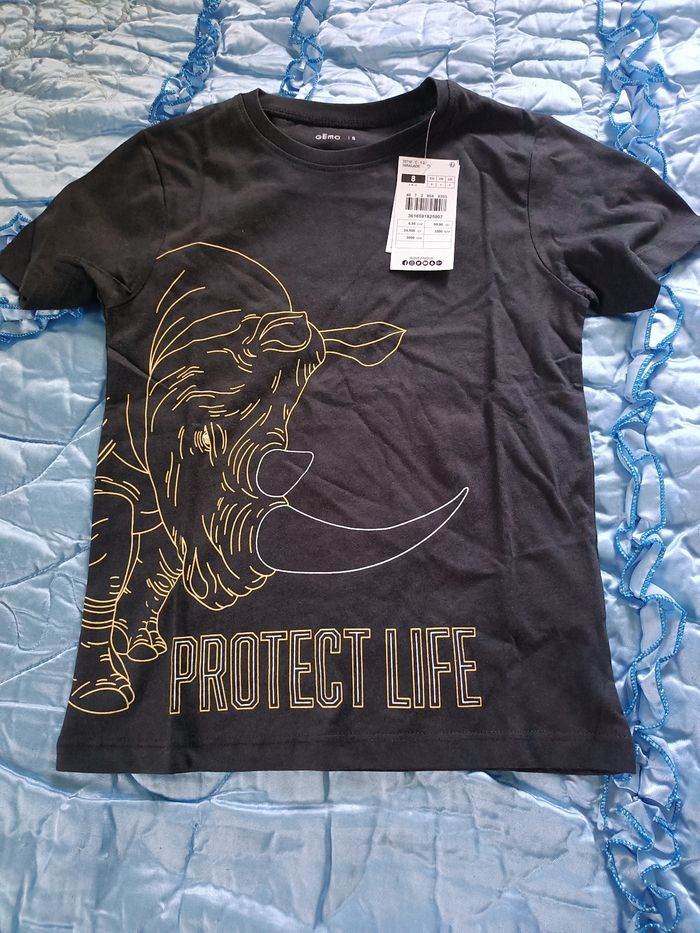 Tee shirt
